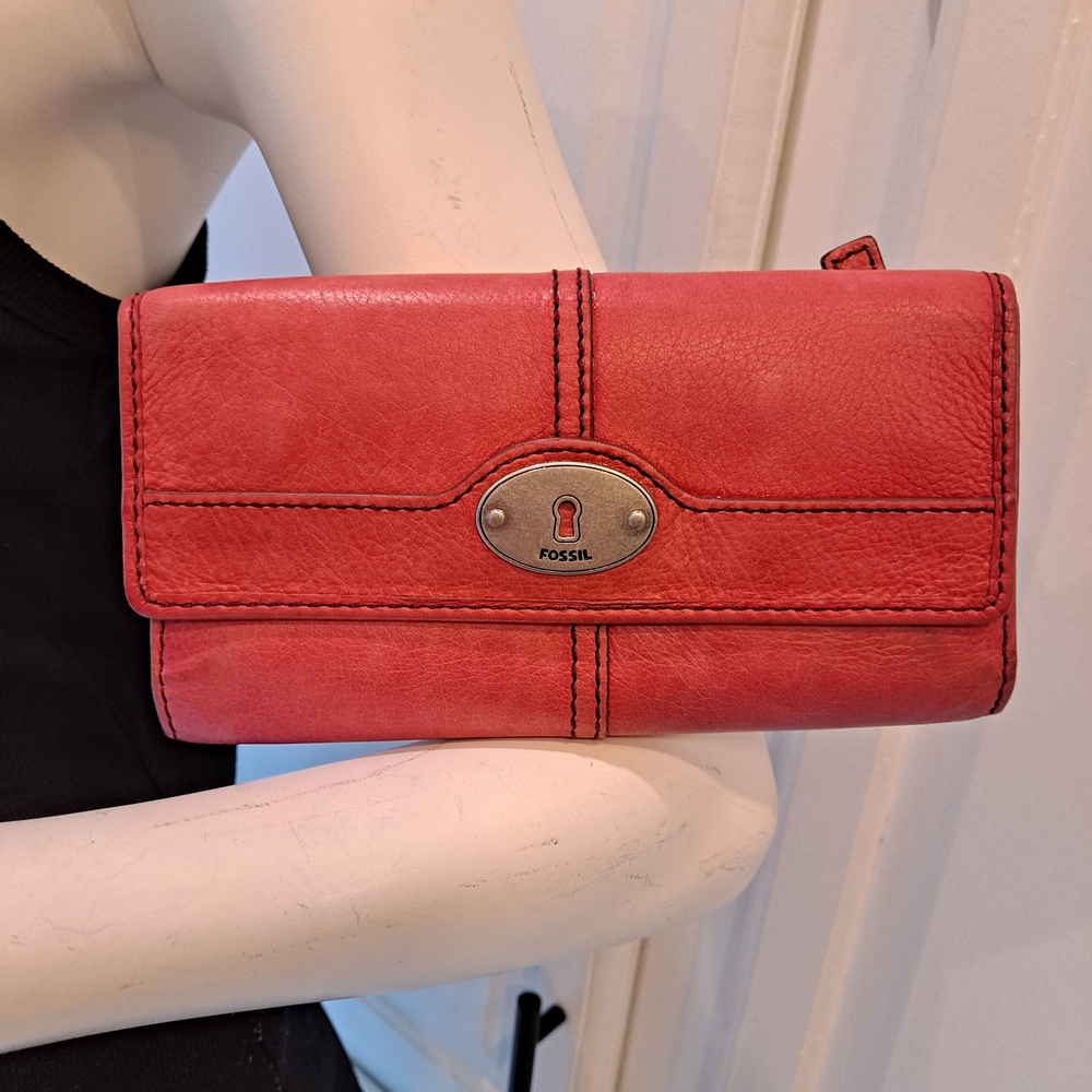 Fossil Maddox Keyhole Women's Cherry Red Vintage Leather Wallet